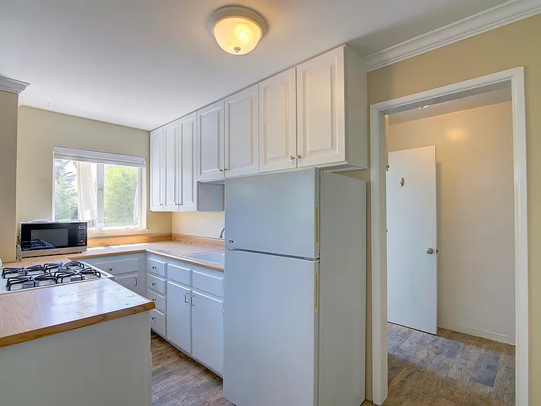 1804 Loma St #A — Photo 6