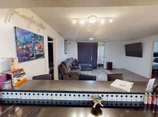 3195 Foxcroft Rd #F214, Miramar, FL 33025