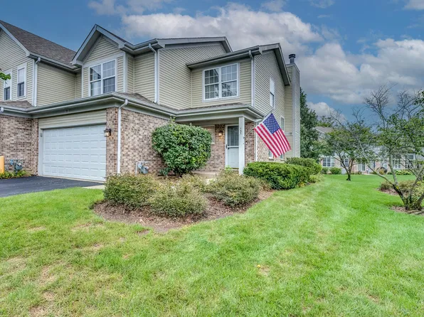 151 Sussex Ct, Roselle, IL 60172