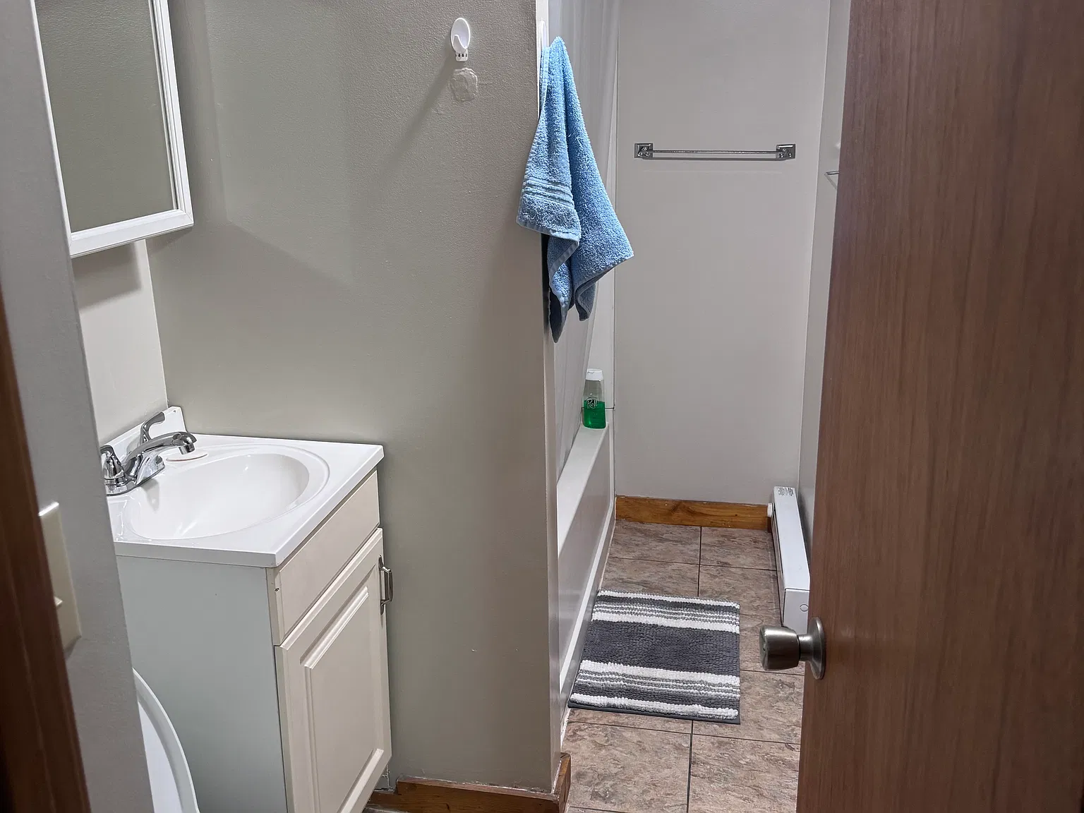 2 bed, 900 sqft, $1,700 — Photo 1