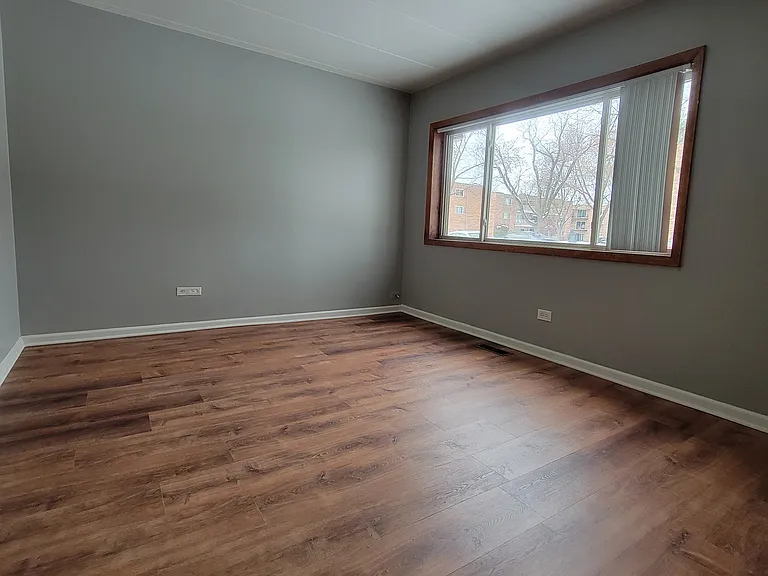 Sandalwood Dr — Photo 8