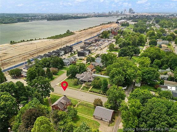 4th image of 204 E High Street