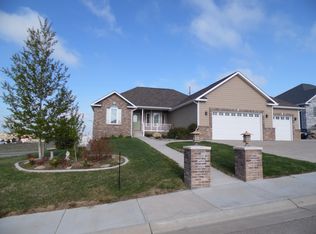 2302 Moonlight Dr, Gillette, WY 82718