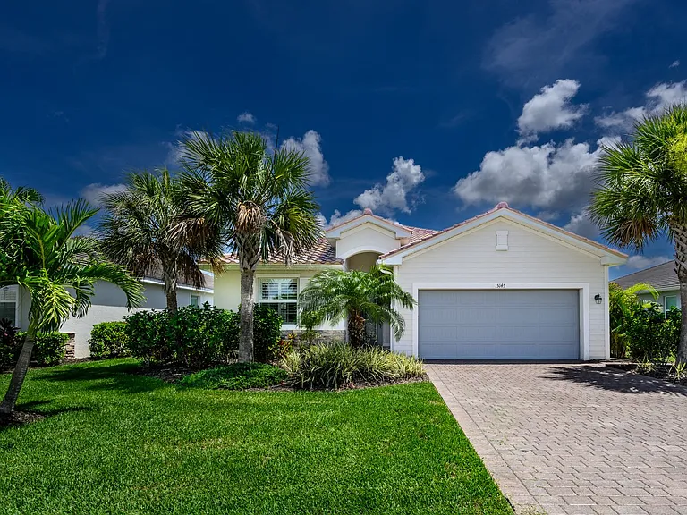 15145 Spanish Point Dr — Photo 1