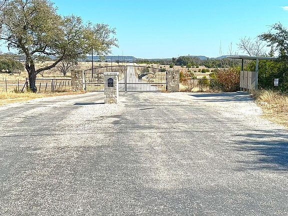 3rd image of Whitetail Ridge Dr