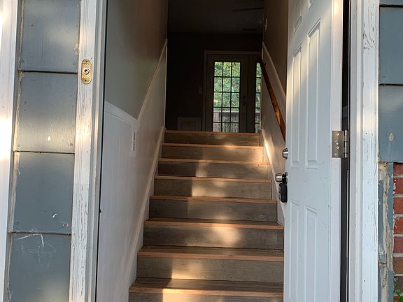 4th image of 2520 Cedarwood Ave