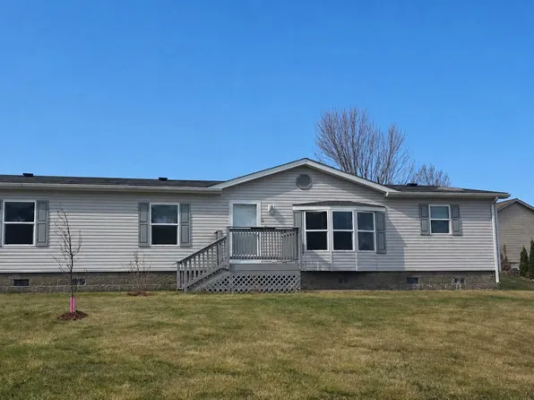 908 Trailview St, Bovey, MN 55709