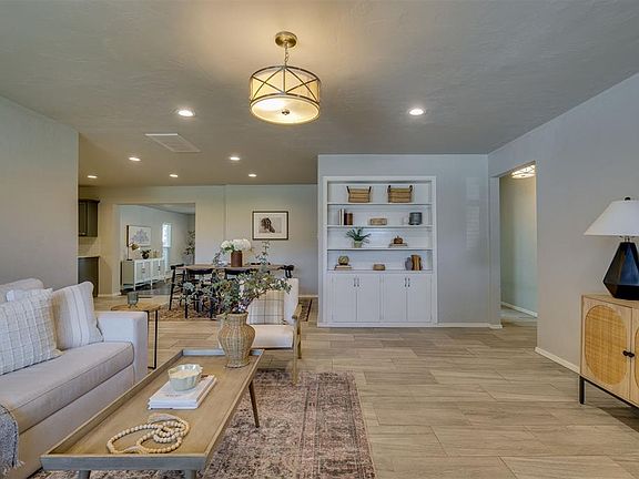 2nd image of 1501 Carlton Way