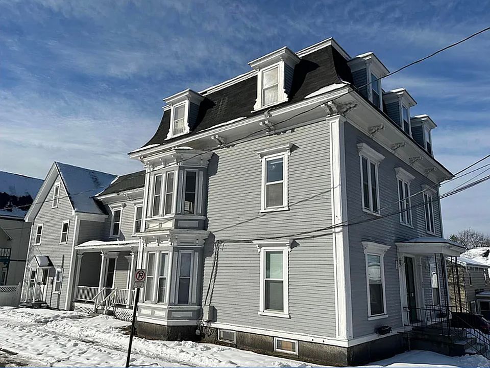 2nd image of 313 Bridge St Unit 3