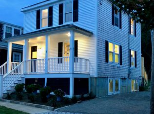 22 County St, Newport, RI 02840