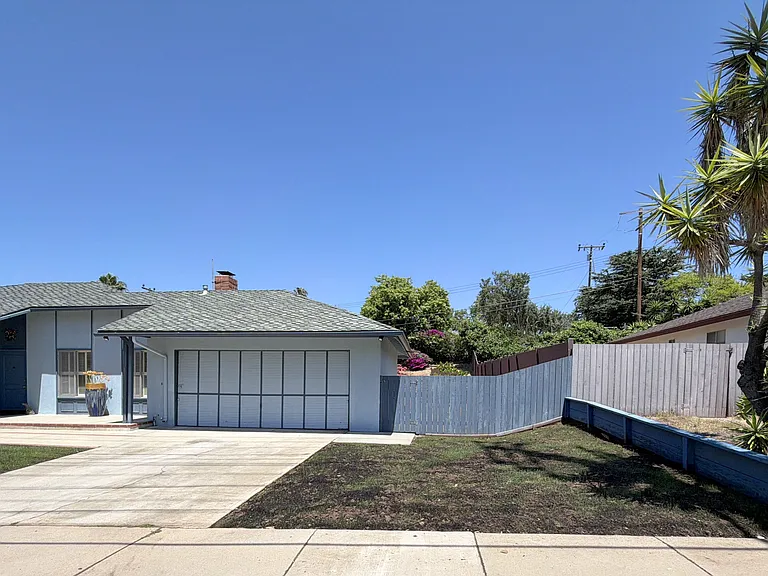 Front Exterior Side Yard
