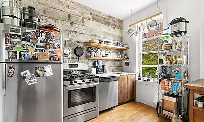 Rented by L Rose Realty (Brokerage)