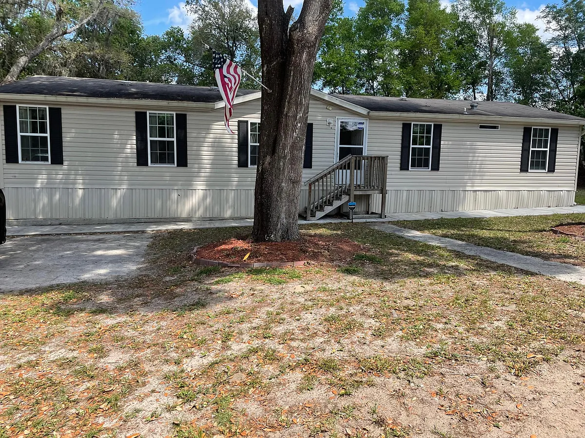 Building Photo - 116 Pine Ln