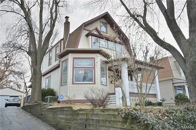 616 Clark Ave photo 1