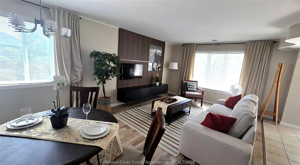 2 bed, 1.5 bath, $2,200 — Photo 3