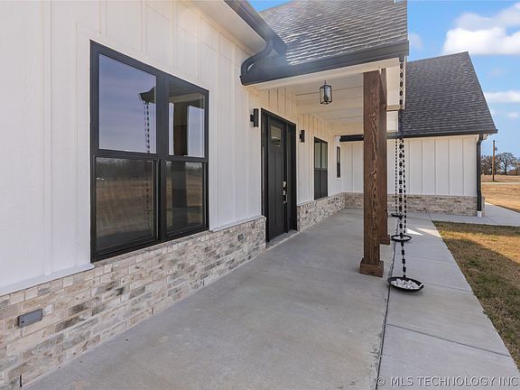 4th image of 1598 Meridian Rd