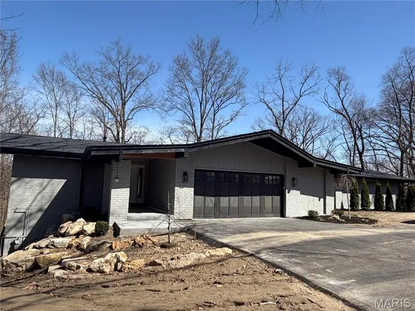 138 Greentrails Dr S, Chesterfield, MO 63017