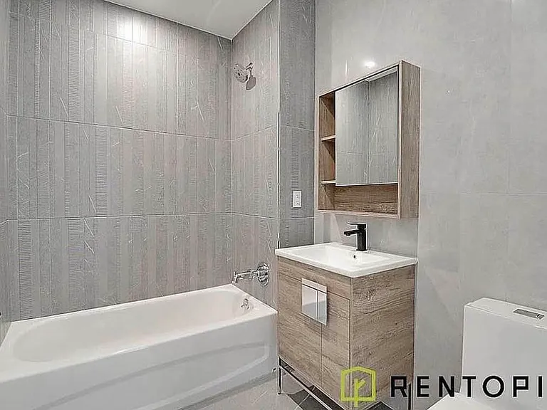 1884 Broadway #209 — Photo 5