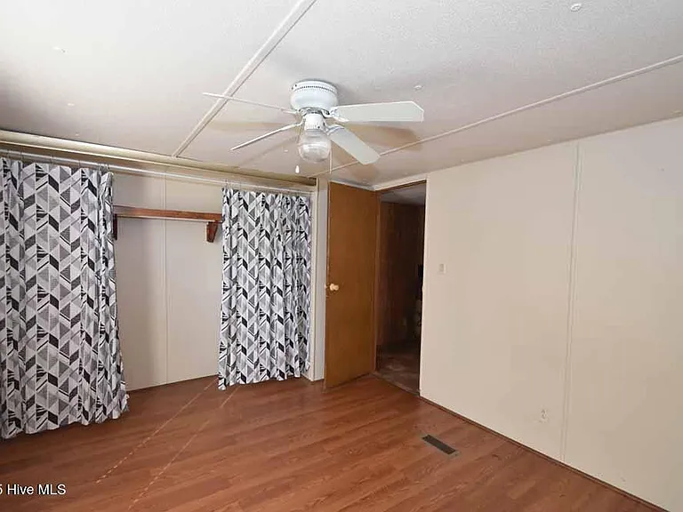 1411 Diamond Ln — Photo 12