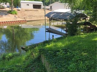 917 N 3540 East Rd, Neoga, IL 62447