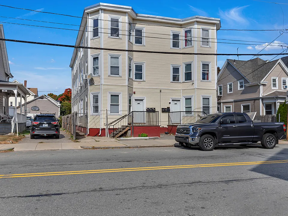 111 Pocasset Ave #3