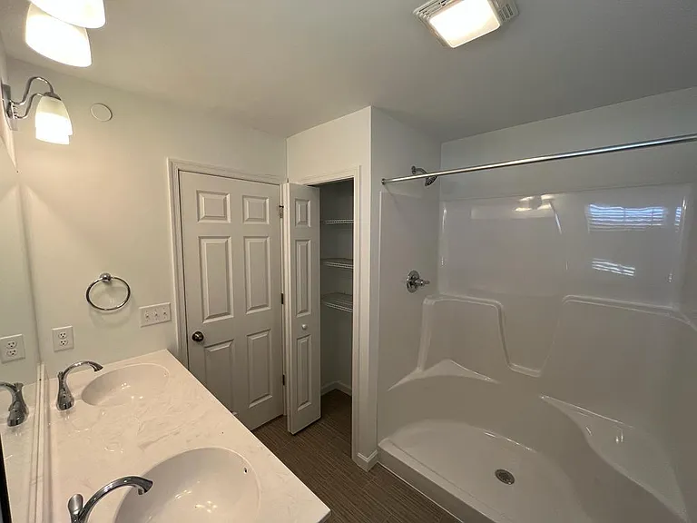 1815 Shady Ln — Photo 8