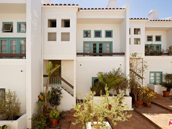 8562 W West Knoll Dr APT 5, West Hollywood, CA 90069