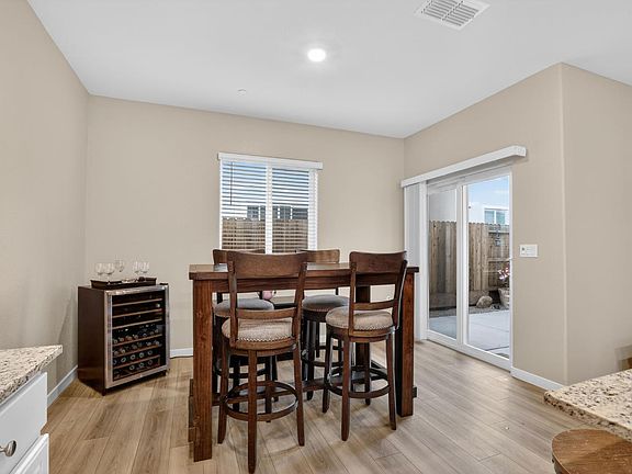 5th image of 2730 Bedell Street