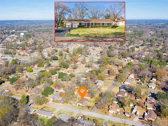 2nd image of 2801 Amberwood Dr