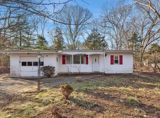 37 Cedar Dr, East Hampton, NY 11937