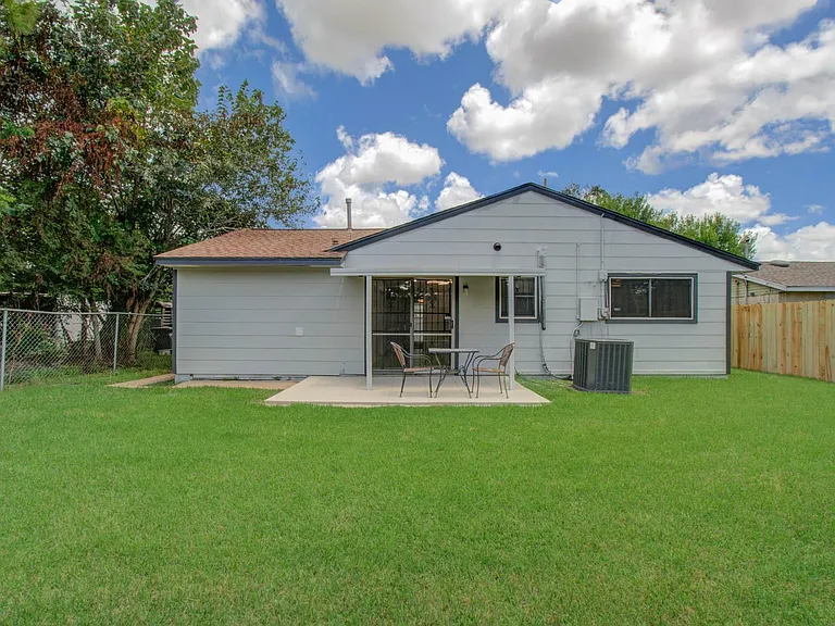 11018 Long Gate Dr — Photo 36