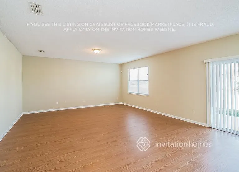 1656 Hawkins Cove Dr E — Photo 4