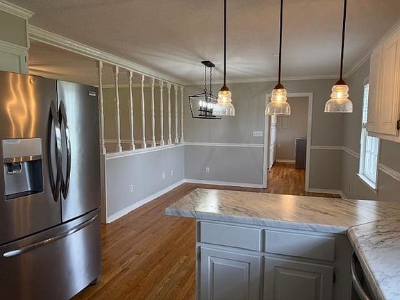 3rd image of 40 Horace Ln