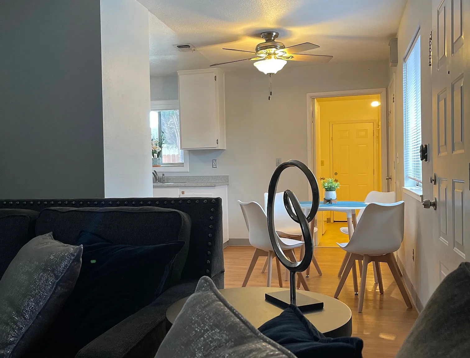 3 bed, 1105 sqft, $4,000 — Photo 2