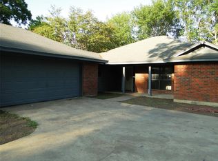 724 N Elm St, Lancaster, TX 75146