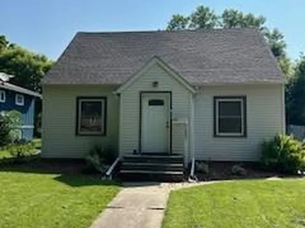 713 10th St SW, Willmar, MN 56201