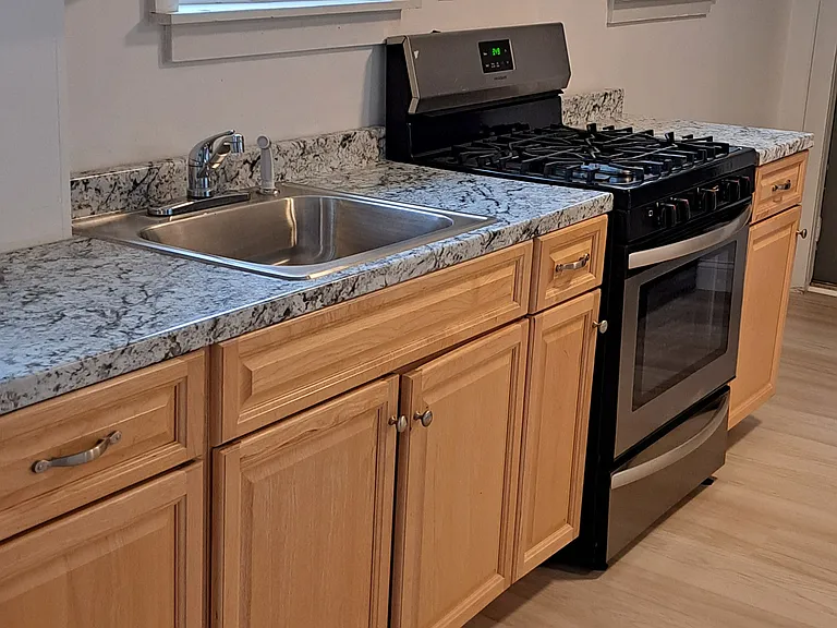 17-19 Lounsbury Ave #1 — Photo 3