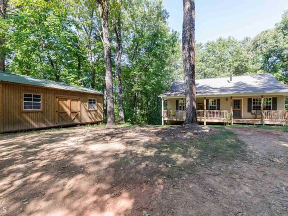 3rd image of 921 Beaver Lake Dr