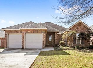 24 Chapel Hill Blvd, Hattiesburg, MS 39402