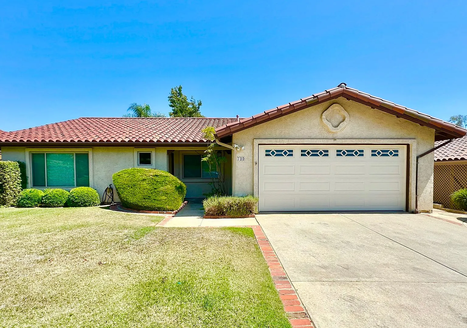 Lovely Single Story Home in Quiet Neighborhood of Fallbrook, Minutes to Everything! — Photo 1