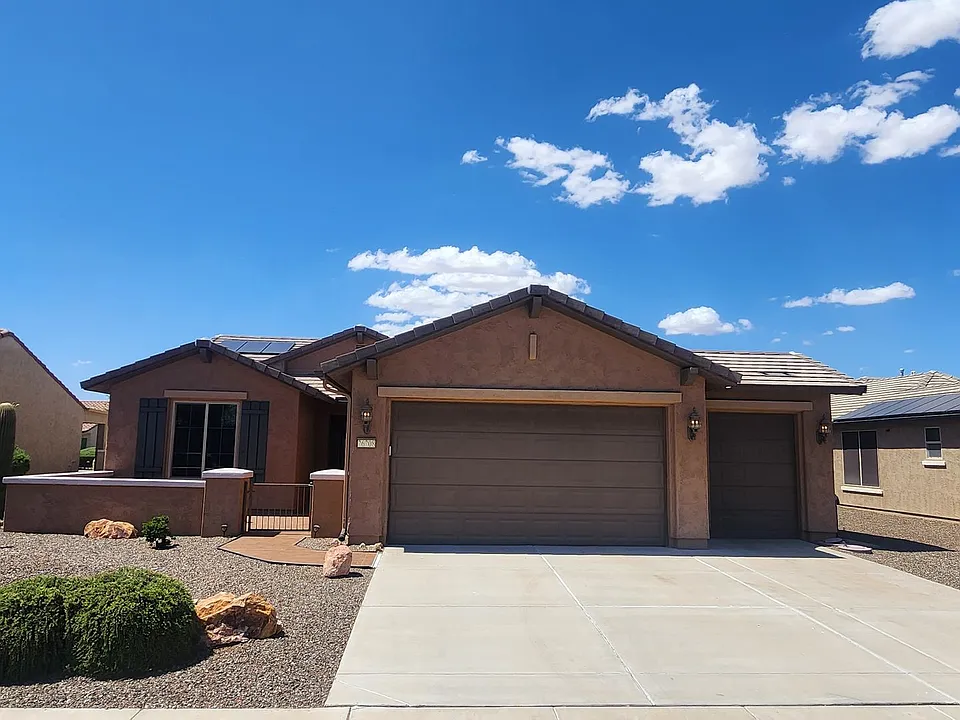 26208 W Tina Ln