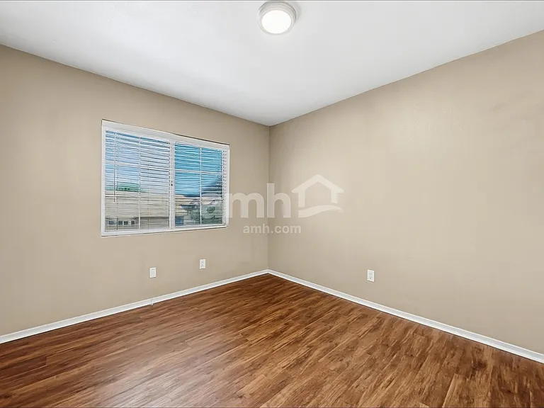 907 N Albert Dr — Photo 18