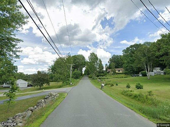 Exterior Neighborhood (street photo)