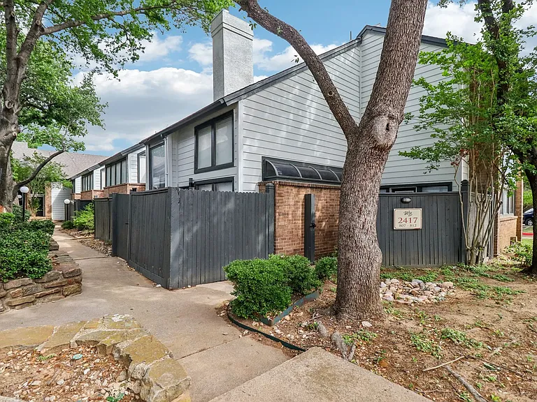 Woodbridge Townhomes — Photo 19
