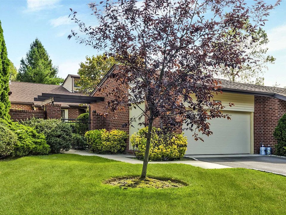 1st image of 215 Hornbill Dr #215