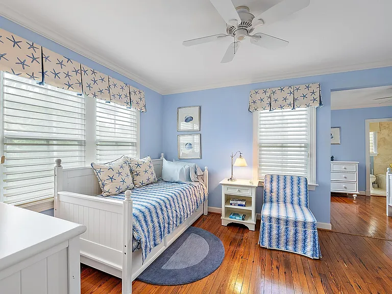 325 Seaspray Ave — Photo 12