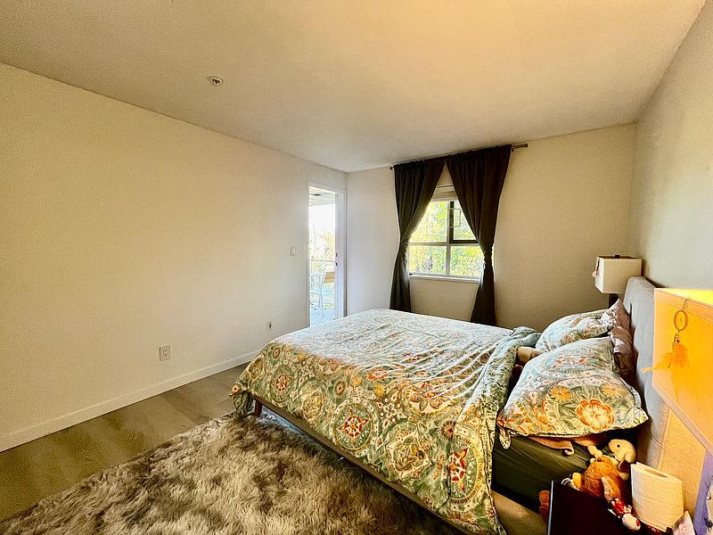 Burnaby Apartment for rent - 2 Bedrooms — photo 10