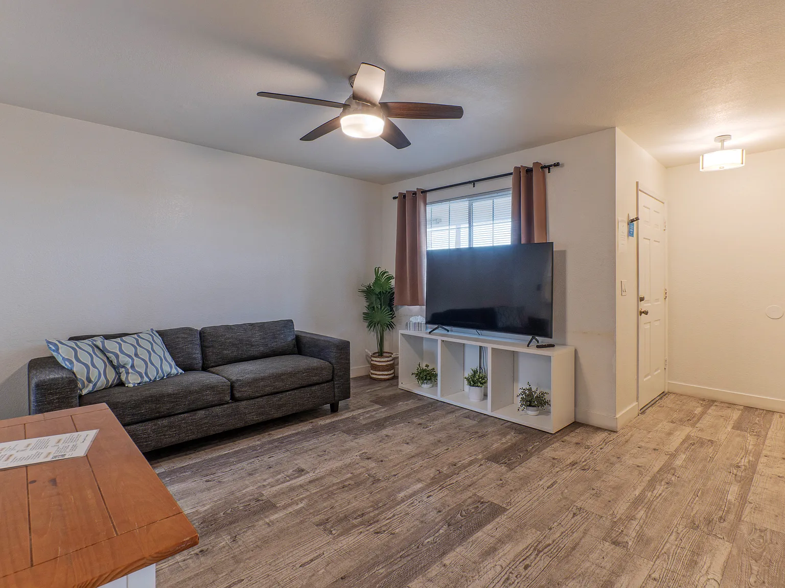 2 bed, 750 sqft, $1,800 — Photo 1
