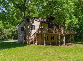 8640 Hensingersville Rd, Macungie, PA 18062