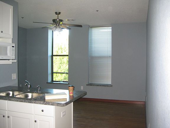 5th image of 200 Main St E #204